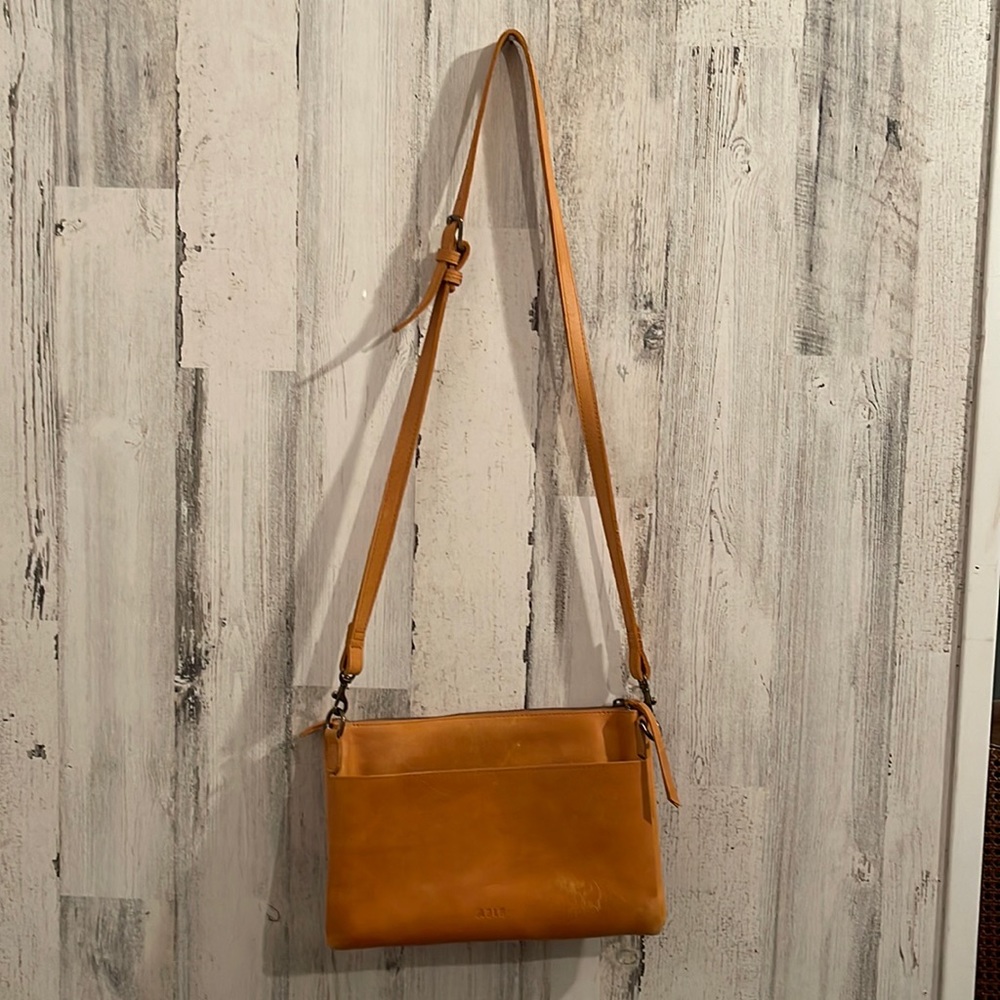 Able Clothing Martha crossbody in Cognac